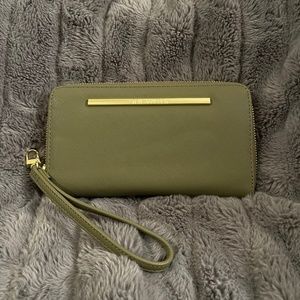 Steve Madden Attachable Clutch Wallet